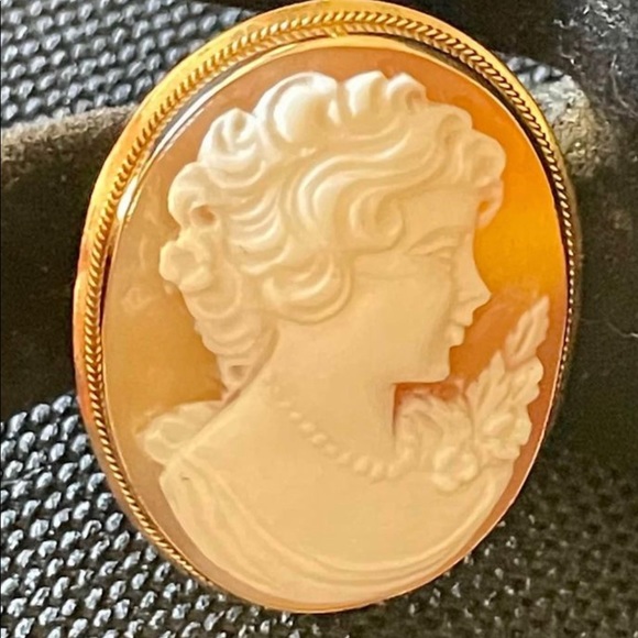 Pre-owned vintage 14KT Yellow gold Cameo Hallmarked STAR 331 NA Pin Pendant. - Picture 2 of 7